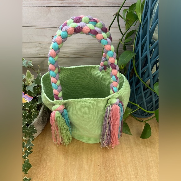 Cute Pastel Green Handwoven Tote Bag - Kawaii-Inspired Flirty Summer Bag - Picture 3 of 6